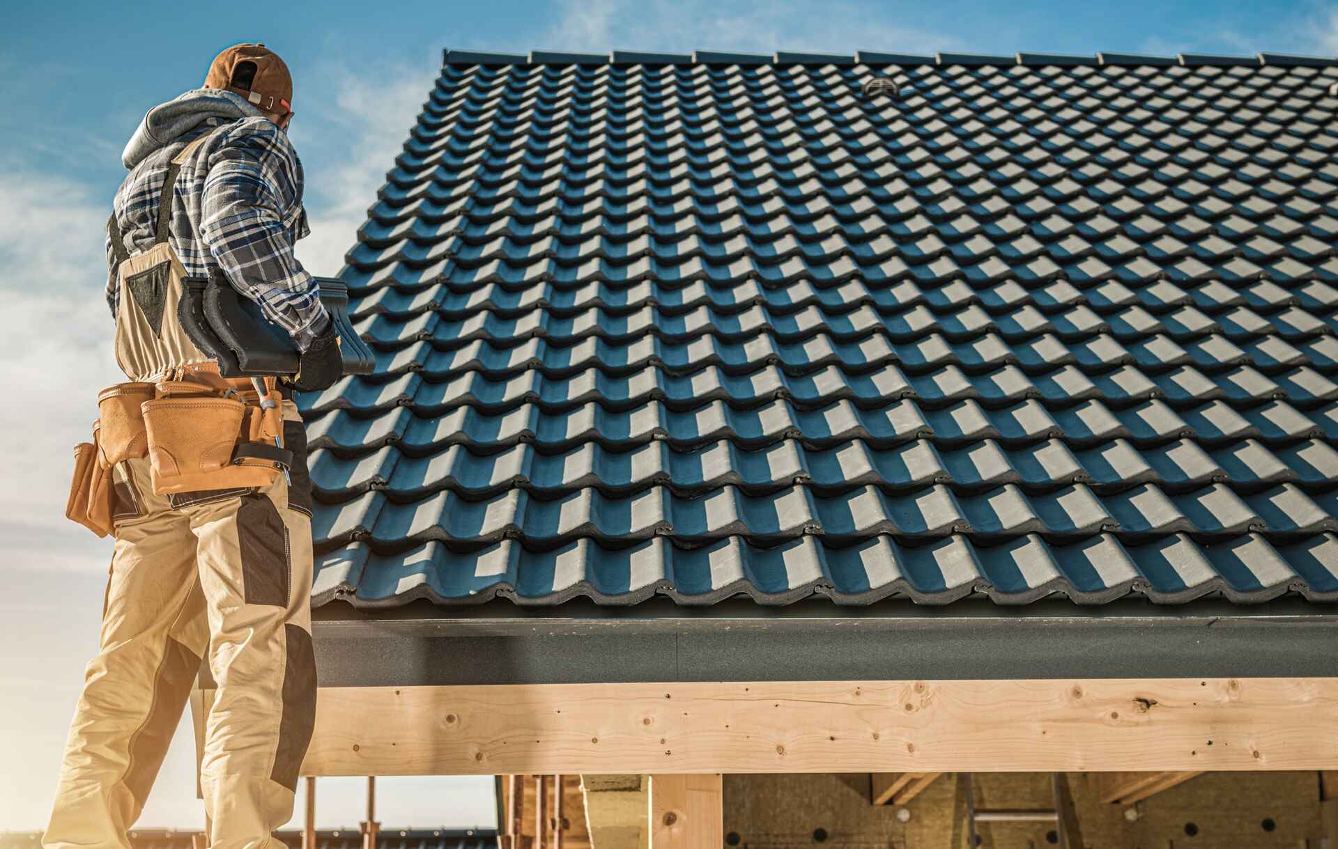 How to Choose the Right Roofing Contractor