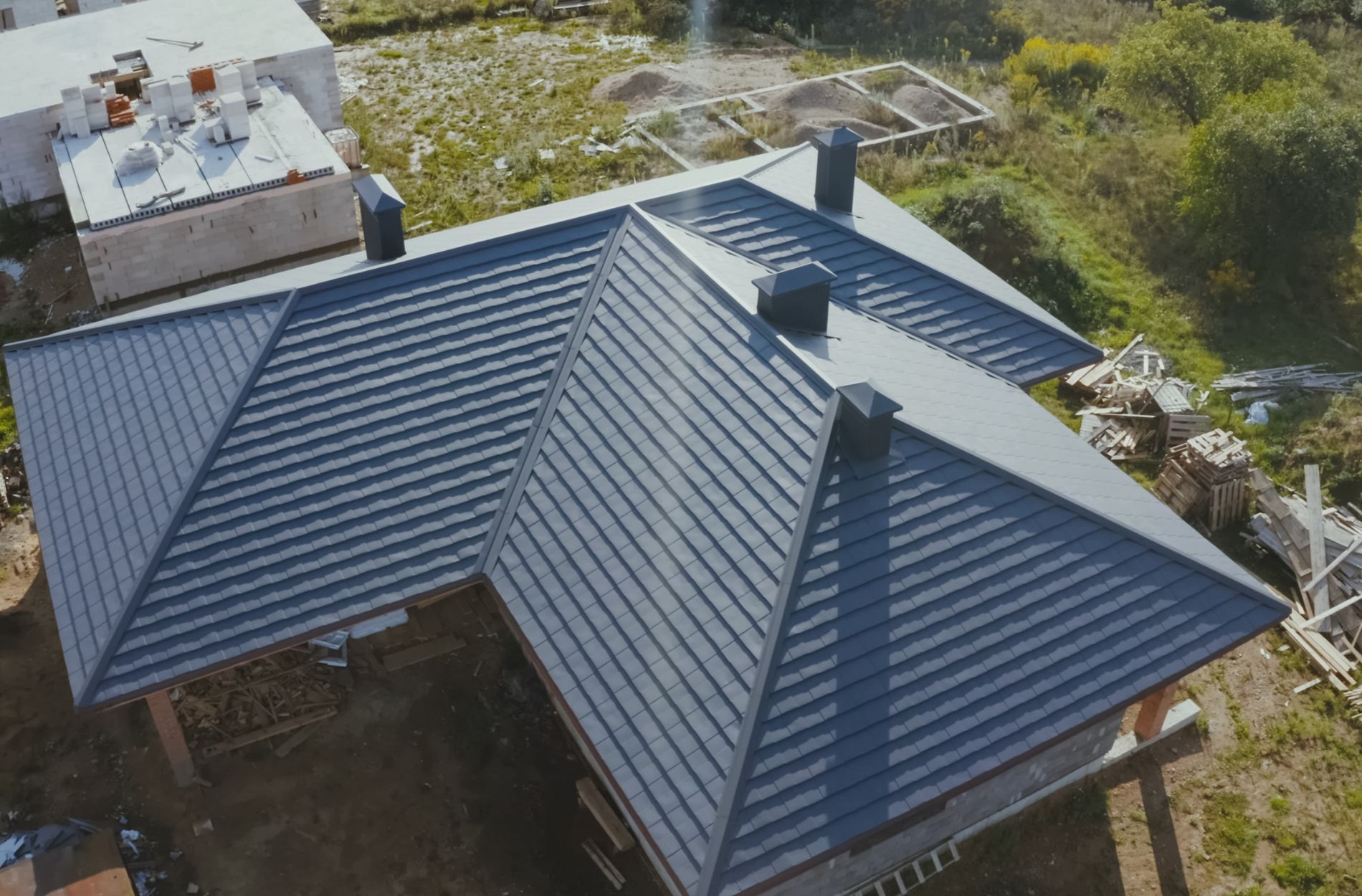 Best Wind-Resistant Roofing Materials