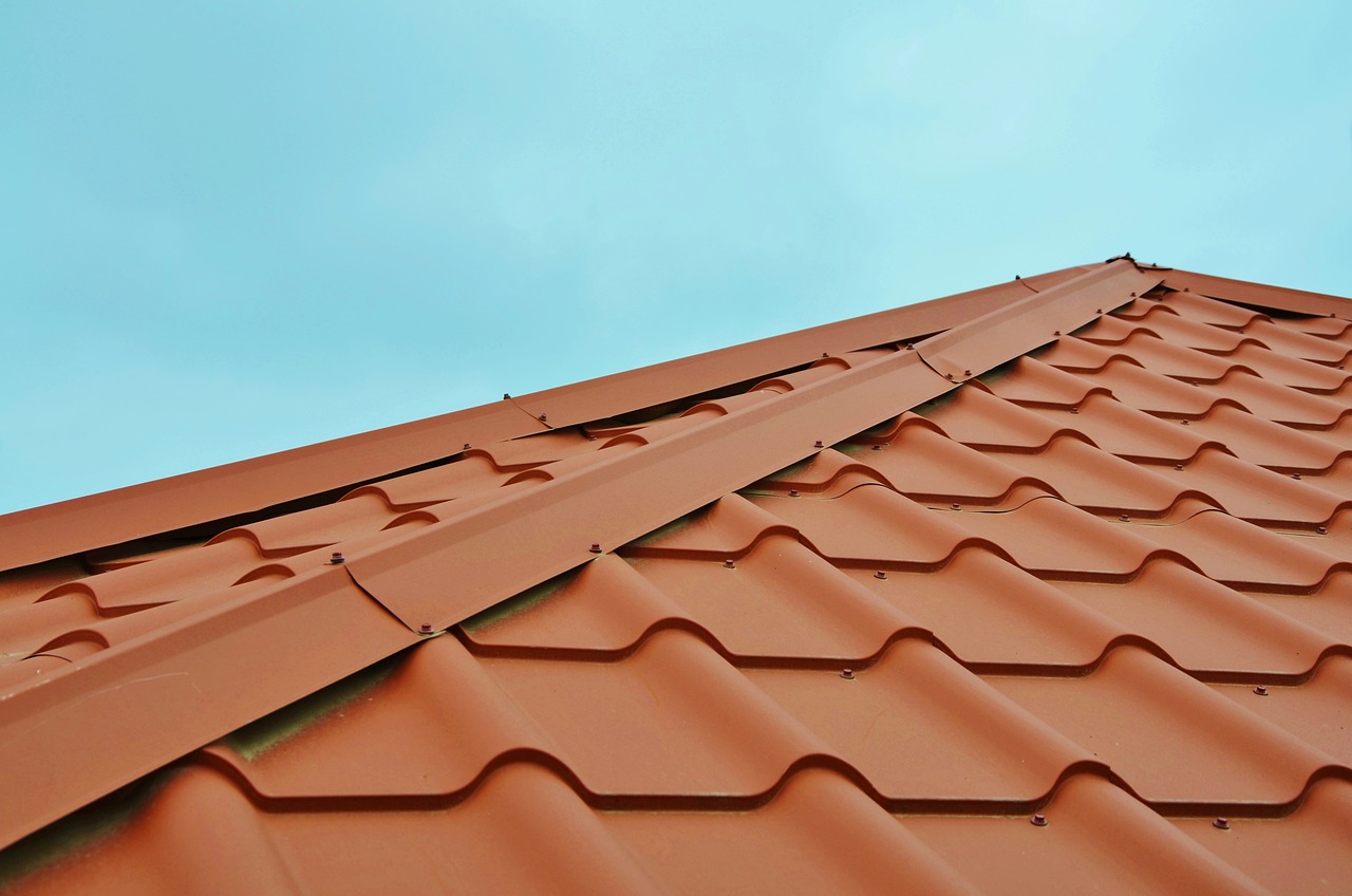 A Guide to Choosing the Right Roofing Material for Your Home