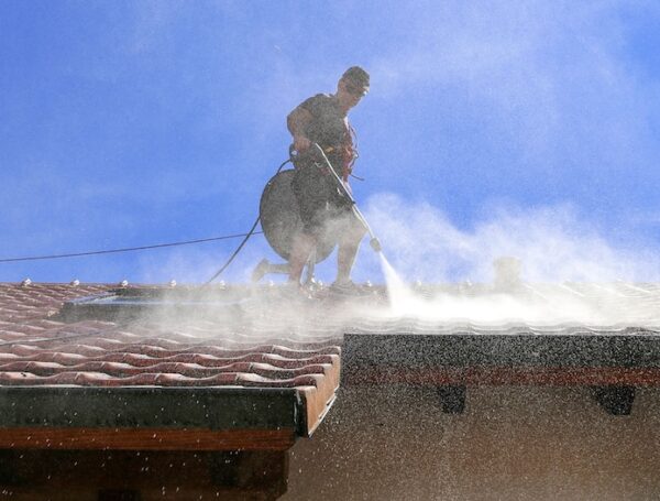 Complete Guide to Roof Cleaning: Effective Techniques